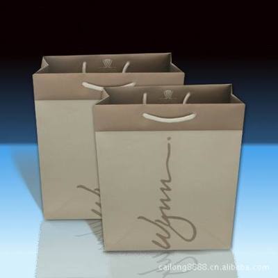 廠家定做服裝禮品紙袋 牛皮購(gòu)物手提紙袋 工廠廠家 歡迎訂購(gòu) - 廠家定做服裝禮品紙袋 牛皮購(gòu)物手提紙袋 工廠廠家 歡迎訂購(gòu)廠家 - 廠家定做服裝禮品紙袋 牛皮購(gòu)物手提紙袋 工廠廠家 歡迎訂購(gòu)價(jià)格 - 廣州市彩隆印務(wù) - 